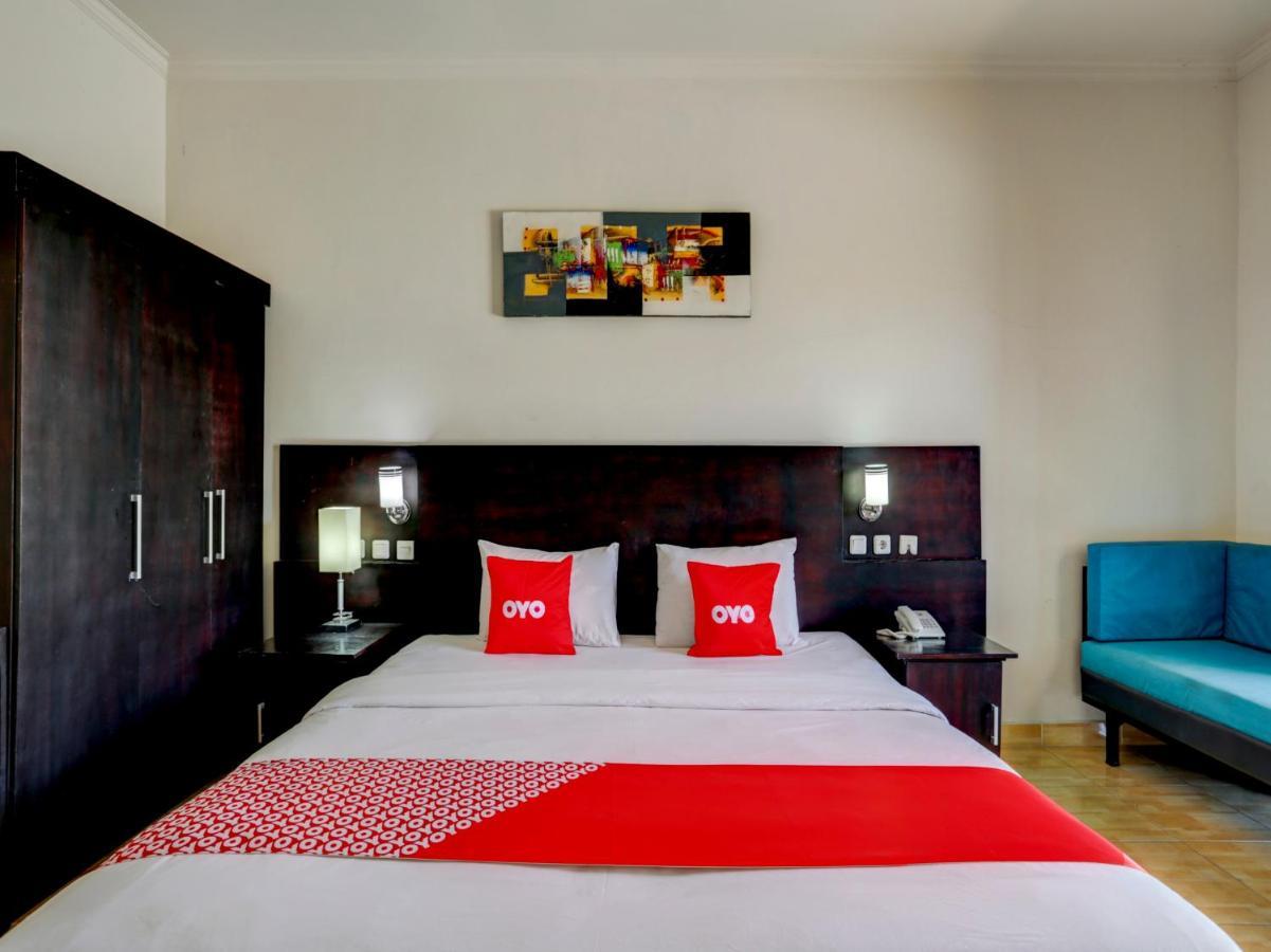 Oyo 3950 The Ratna Hotel Кута Екстериор снимка