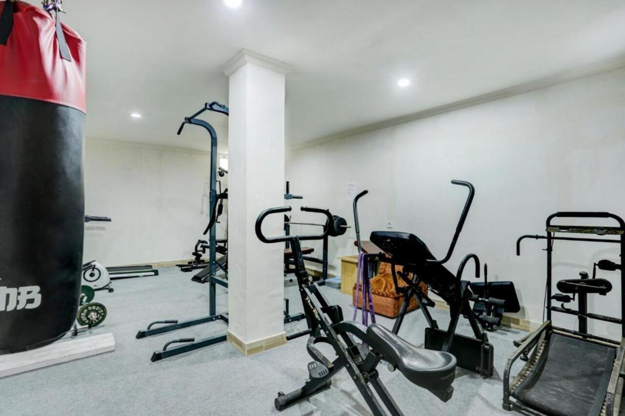 Oyo 3950 The Ratna Hotel Кута Екстериор снимка