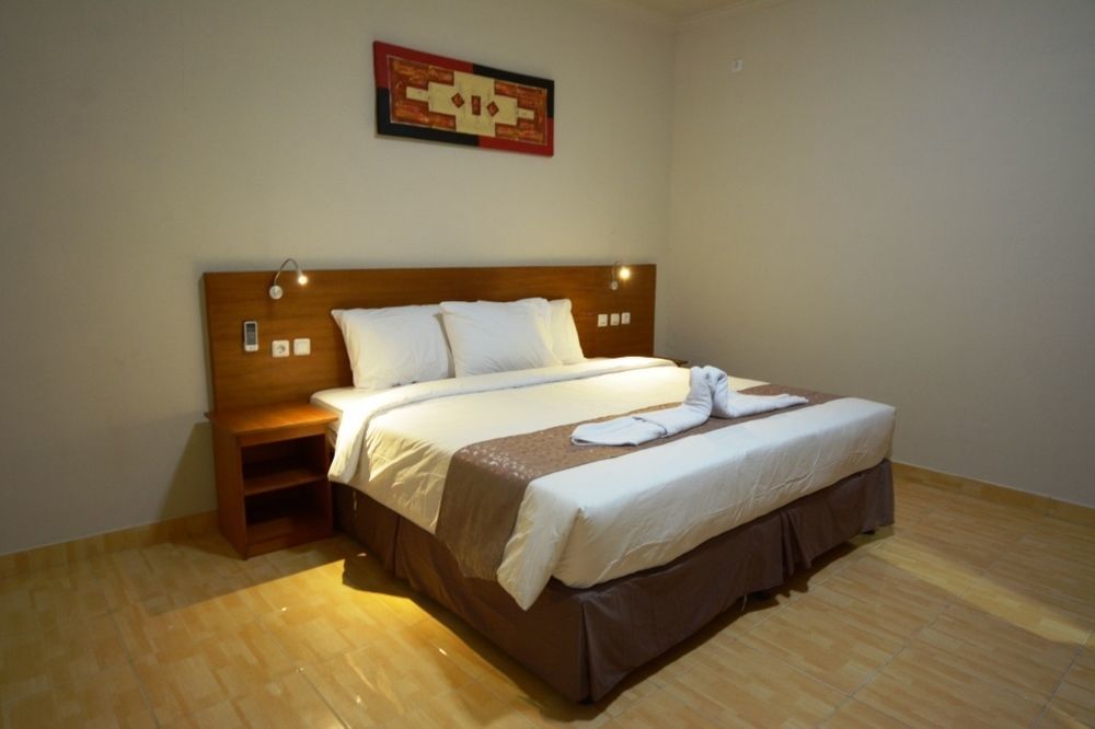 Oyo 3950 The Ratna Hotel Кута Екстериор снимка