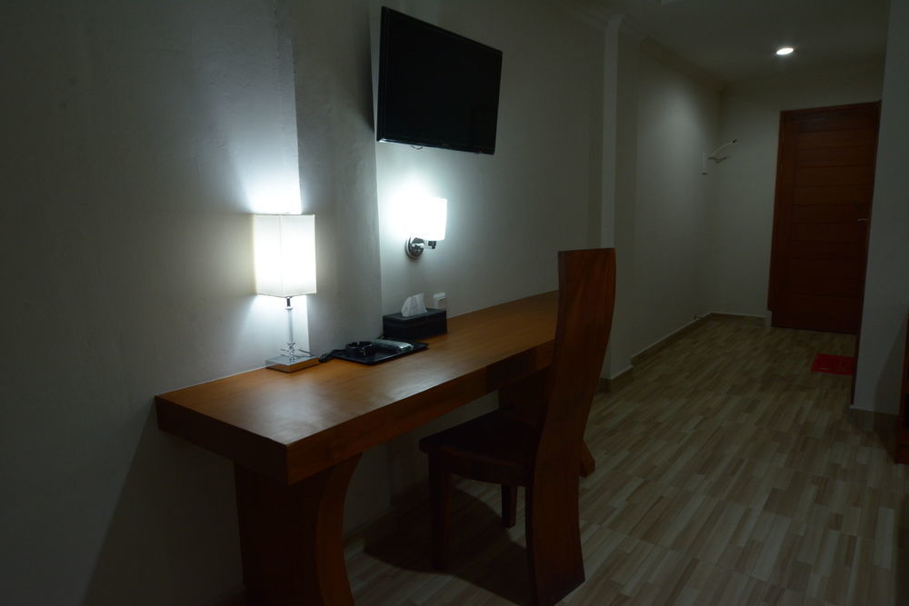 Oyo 3950 The Ratna Hotel Кута Екстериор снимка
