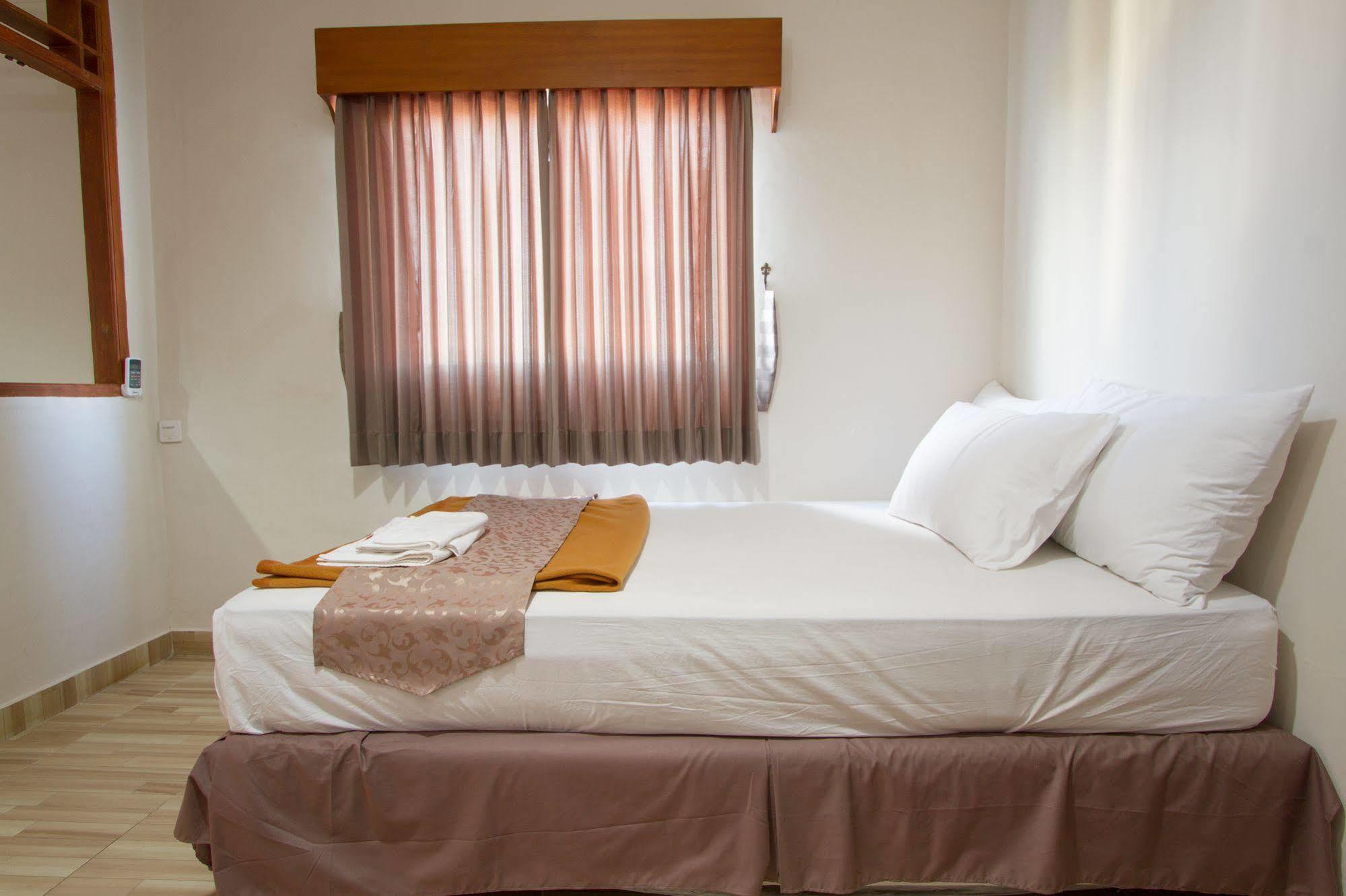 Oyo 3950 The Ratna Hotel Кута Екстериор снимка